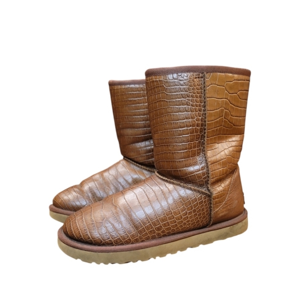 SOLD UGG Classic Short Leather Croc Boot Womens Size 8 Chocolate Brown Neutral